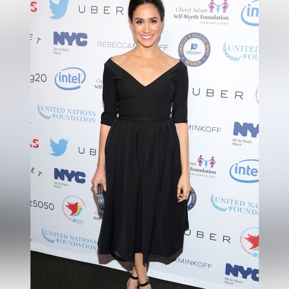 Stunning Black Gown by Preen Deep v-neck Aline skirt style worn by Meghan Markle - Picture 3 of 10
